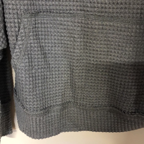 Adorable top in waffle print. - Picture 2 of 9